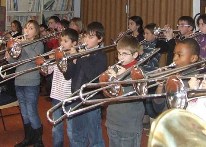 Le big band de l'école Jean Rostand à Nogent-le-Roi (Eure), le 10 décembre 2010.